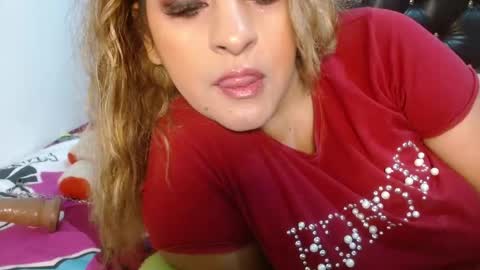 Venus online show from November 19, 2025, 6:35 am