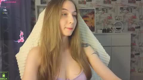 Snapshot of vlad1zy chatting on November 5, 2025, 5:13 pm Vlada online show from November 5, 2025, 5:13 pm