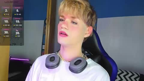 Snapshot of vladhellsing4 chatting on October 23, 2025, 2:16 pm Vlad online show from October 23, 2025, 2:16 pm