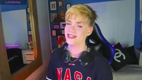 Snapshot of vladhellsing4 chatting on October 28, 2025, 2:31 pm Vlad online show from October 28, 2025, 2:31 pm