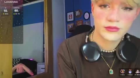 Snapshot of vladhellsing4 chatting on November 21, 2025, 2:27 pm Vlad online show from November 21, 2025, 2:27 pm