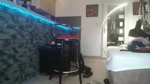 Snapshot of vladika021 chatting on October 4, 2025, 1:25 am vladika021 online show from October 4, 2025, 1:25 am