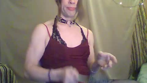 Snapshot of vladiskin chatting on April 29, 2026, 11:22 pm Violetta Elysia online show from April 29, 2026, 11:22 pm