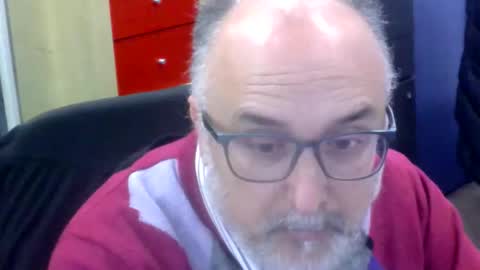 Snapshot of volpi72 chatting on February 12, 2026, 5:52 pm volpi72 online show from February 12, 2026, 5:52 pm