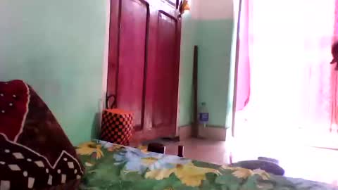 vounialdy online show from February 23, 2025, 9:33 am