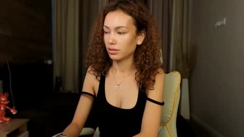 Snapshot of voxlesss chatting on July 7, 2026, 7:23 am Lily online show from July 7, 2026, 7:23 am
