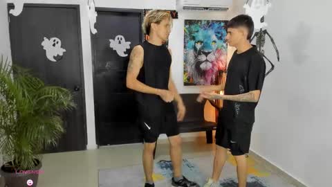 voyeurism_guys online show from October 9, 2025, 11:14 pm