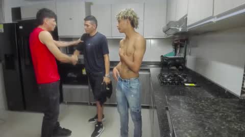 voyeurism_guys online show from March 16, 2026, 12:06 am