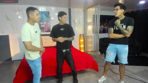 voyeurism_guys online show from March 24, 2026, 11:32 pm