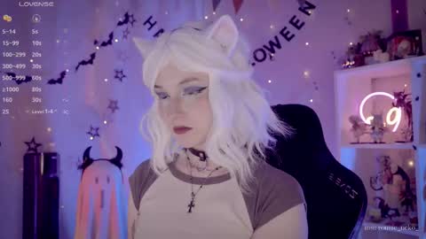 Snapshot of vronnier chatting on November 11, 2025, 10:37 am vronnier online show from November 11, 2025, 10:37 am