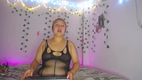 Snapshot of vsleyandlunaper chatting on June 16, 2026, 2:03 am vsleyandlunaper online show from June 16, 2026, 2:03 am