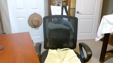 Snapshot of vueuorme chatting on June 15, 2026, 2:58 am Vueuorme online show from June 15, 2026, 2:58 am