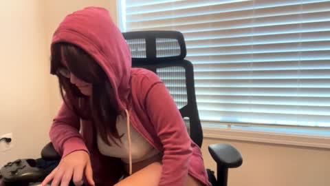  Vikki y Valeria  online show from December 2, 2024, 4:31 pm