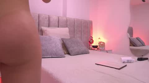 Violeta online show from December 23, 2025, 3:04 am