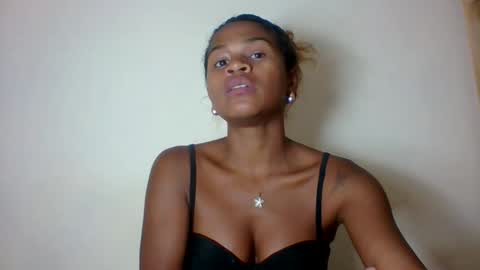 Snapshot of vynarahot chatting on May 2, 2026, 6:13 pm vynarahot online show from May 2, 2026, 6:13 pm