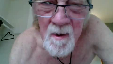 w3llbit online show from December 3, 2024, 5:23 pm