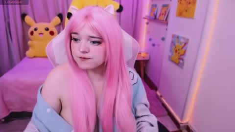 Snapshot of waifumochi_chan chatting on April 19, 2026, 10:34 pm online show from April 19, 2026, 10:34 pm