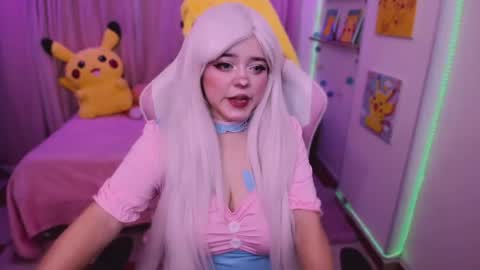 Snapshot of waifumochi_chan chatting on May 11, 2026, 1:44 am online show from May 11, 2026, 1:44 am