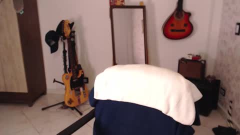 Snapshot of wake_and_bakee chatting on October 5, 2025, 12:42 am John online show from October 5, 2025, 12:42 am