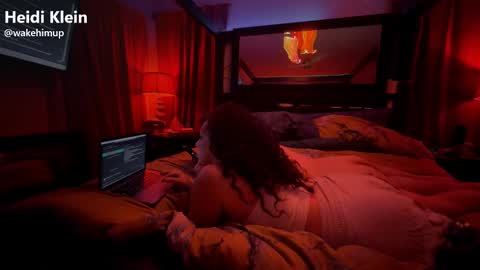 wakehimup online show from November 5, 2025, 6:35 am