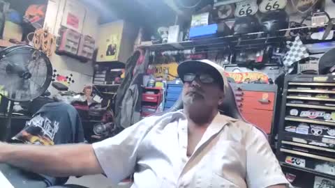 wakesblowinclouds online show from September 28, 2025, 12:54 pm