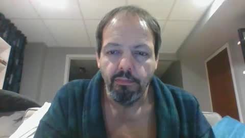 walker033 online show from December 4, 2025, 4:55 am