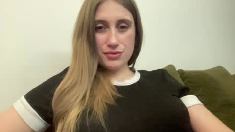 walkiria19 online show from February 10, 2026, 6:56 pm