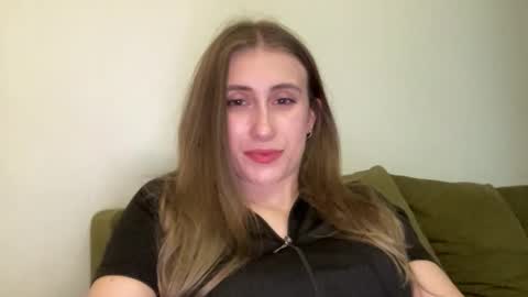 Snapshot of walkiria19 chatting on June 9, 2026, 5:35 pm walkiria19 online show from June 9, 2026, 5:35 pm