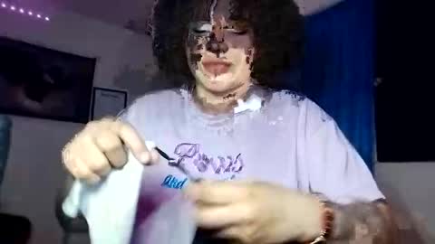 Snapshot of wallace_juli chatting on April 15, 2026, 3:19 pm Juli online show from April 15, 2026, 3:19 pm