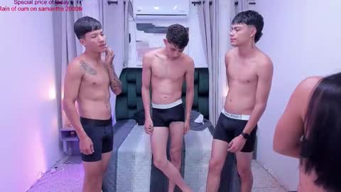 Snapshot of wallen_couple chatting on November 6, 2025, 1:12 pm Sofia Thiago online show from November 6, 2025, 1:12 pm