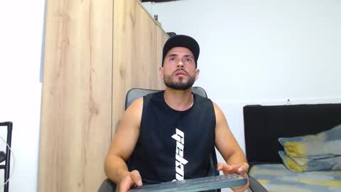 Snapshot of walter_brownn01 chatting on November 6, 2025, 10:21 pm WALTER BROWN online show from November 6, 2025, 10:21 pm