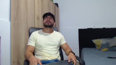 Snapshot of walter_brownn01 chatting on November 15, 2025, 7:54 pm WALTER BROWN online show from November 15, 2025, 7:54 pm