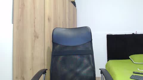 Snapshot of walter_brownn01 chatting on November 24, 2025, 4:51 pm WALTER BROWN online show from November 24, 2025, 4:51 pm