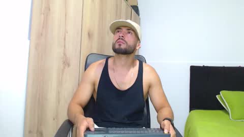 Snapshot of walter_brownn01 chatting on November 29, 2025, 4:21 pm WALTER BROWN online show from November 29, 2025, 4:21 pm