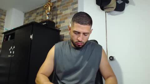 Snapshot of walter_brownn01 chatting on December 14, 2025, 2:11 pm WALTER BROWN online show from December 14, 2025, 2:11 pm