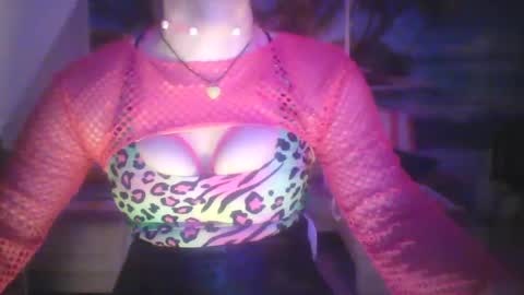 Snapshot of wannafeelitall chatting on December 22, 2024, 5:12 am Emilia inst online show from December 22, 2024, 5:12 am