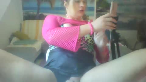 Snapshot of wannafeelitall chatting on December 22, 2024, 1:11 pm Emilia inst online show from December 22, 2024, 1:11 pm