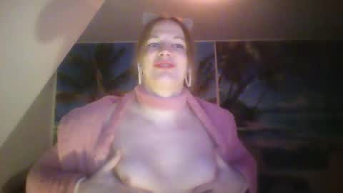 Snapshot of wannafeelitall chatting on January 1, 2025, 10:46 pm Emilia inst online show from January 1, 2025, 10:46 pm