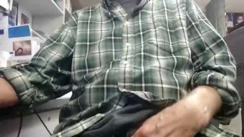 Snapshot of wannajobuddy chatting on November 3, 2025, 4:19 pm curiousforwhatever online show from November 3, 2025, 4:19 pm