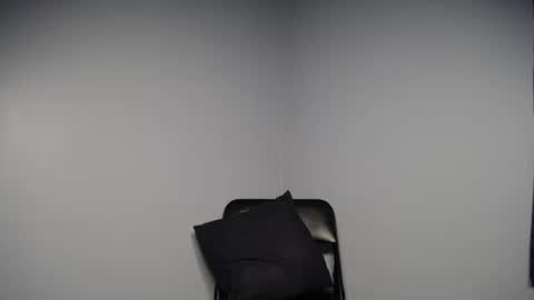 wannaplay1025 online show from March 22, 2026, 4:49 am