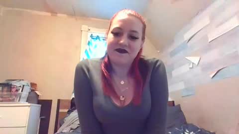 Snapshot of warwhore24 chatting on December 27, 2024, 5:16 pm warwhore24 online show from December 27, 2024, 5:16 pm