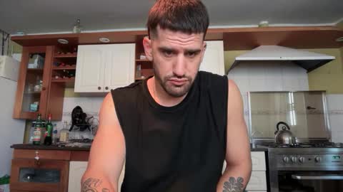 wearetwo online show from December 21, 2025, 12:01 pm