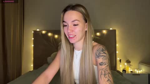 Snapshot of watergirl_ chatting on January 20, 2025, 11:10 pm Im saving up for a new car help me online show from January 20, 2025, 11:10 pm