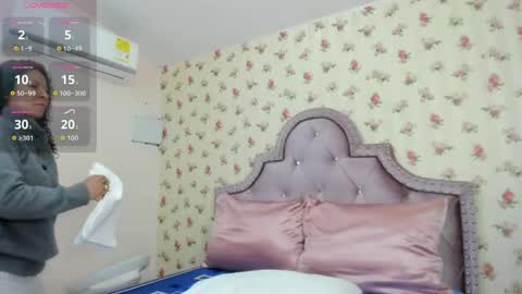 Snapshot of watson_crystal00 chatting on May 18, 2026, 1:39 pm Milf Latina online show from May 18, 2026, 1:39 pm