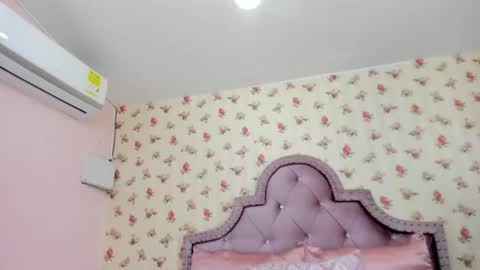 Milf Latina online show from July 16, 2026, 1:06 pm