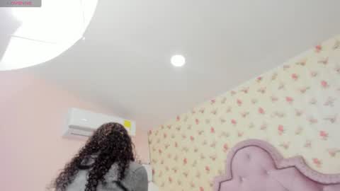 Milf Latina online show from August 2, 2026, 12:58 pm