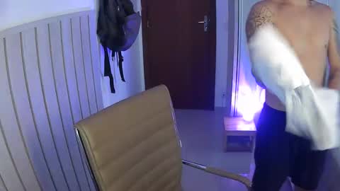 wave_boyy online show from April 4, 2026, 3:20 pm