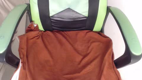 Trixie 3 online show from October 16, 2025, 2:29 pm