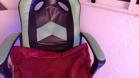 Trixie 3 online show from October 31, 2025, 3:02 pm