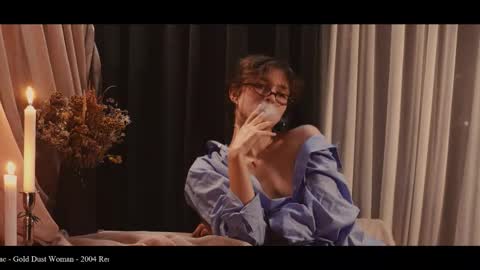 Snapshot of webcora chatting on January 7, 2026, 5:37 pm Coraline online show from January 7, 2026, 5:37 pm